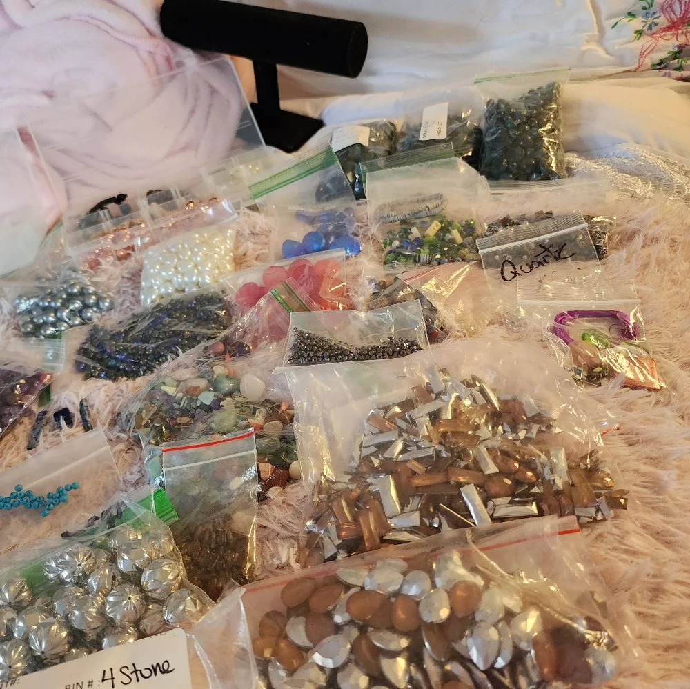 Mixture of Jewelry Making Supplies - Picture 7 of 12